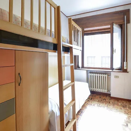 3 Bedroom Amazing In Apartment *