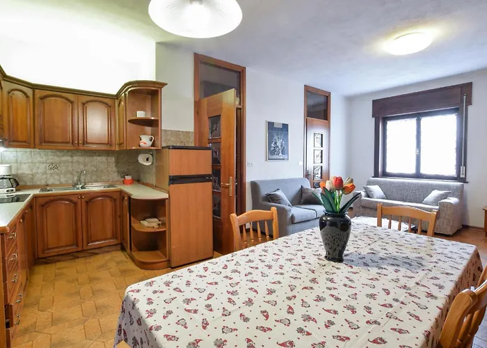 아파트 3 Bedroom Amazing In *